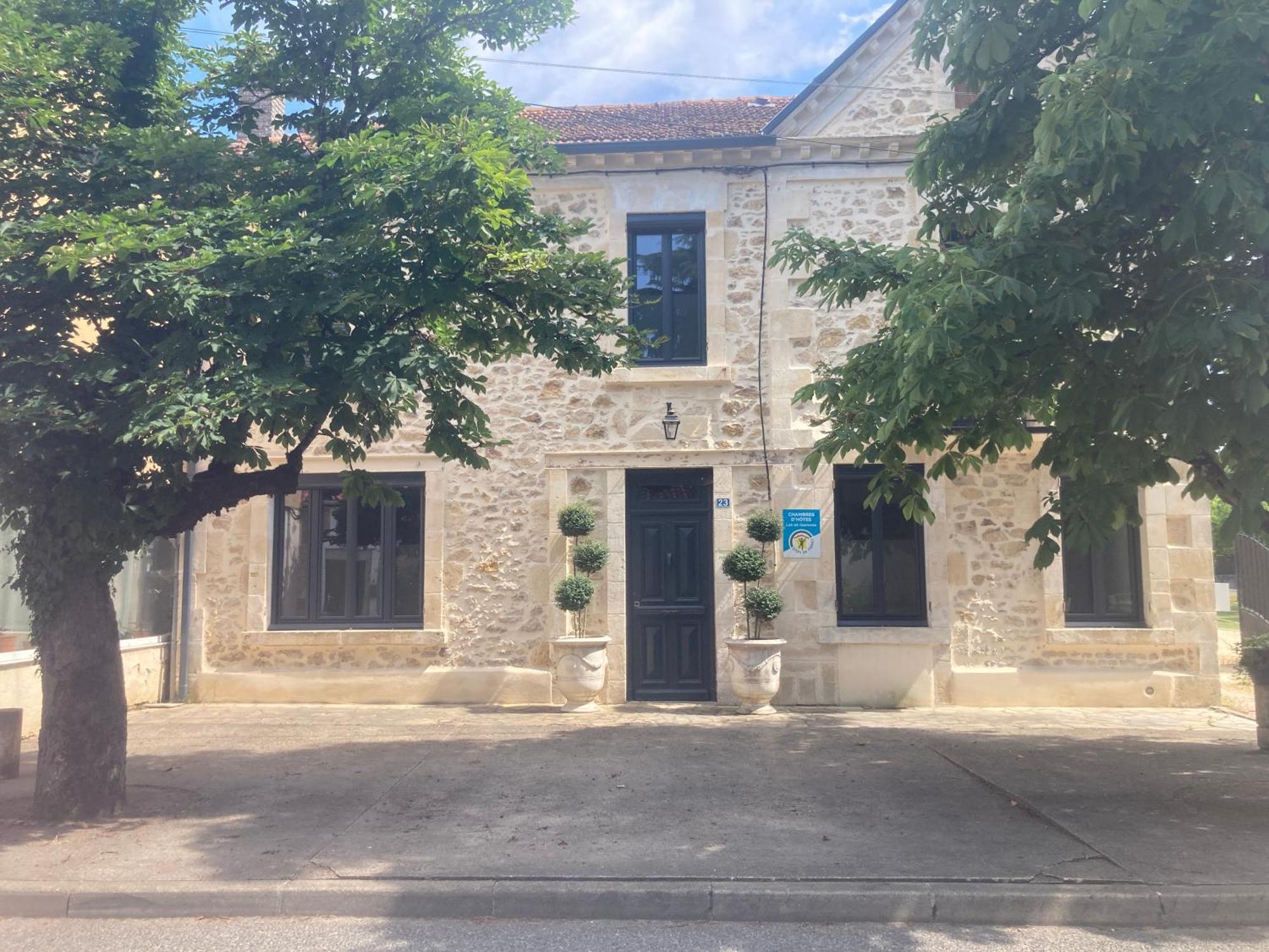 La Maison Du Parc Saint-Vite Bagian luar foto